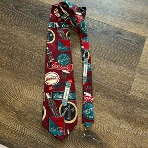 Coca Cola‎ tie